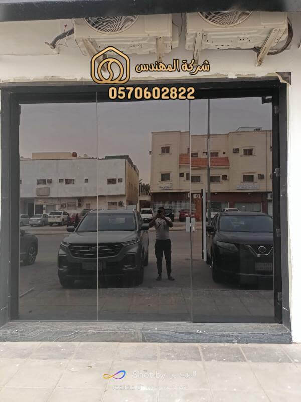 ورشة تركيب باب زجاج سيكوريت